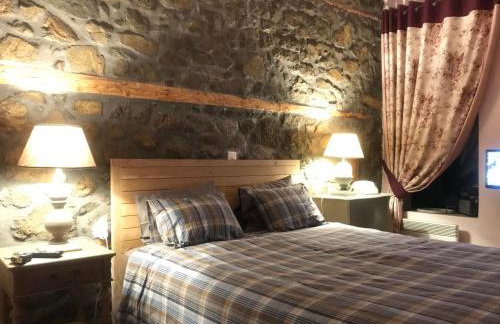 Δάφνη 1933, Λιθόχτιστο Αρχοντικό στο Βουνό - Foto 5