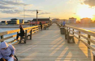 Nautical Endeavors Beach House Steps from Surf - Foto 22