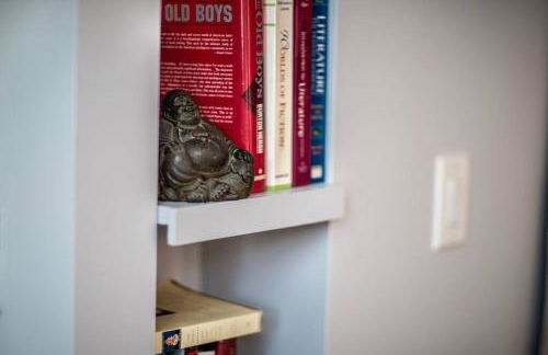 New Distinctive Historical Unit from 5 Star Host - Foto 27