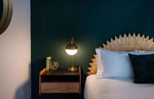 Mid-Century Modern Home - Hot Tub and Game Room - Foto 51