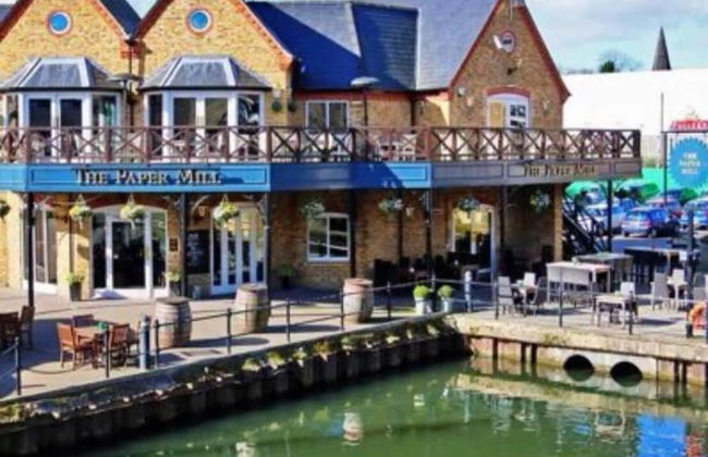 Charming Baby Narrowboat Apsley Marina - Foto 9