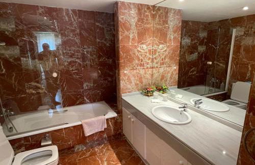 El Lobo de Mar Estepona - Photo 8