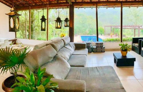 Chalé Romântico Salesópolis - banheira de hidromassagem e condomínio resort - Foto 16