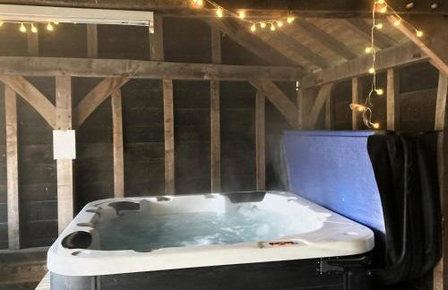 Dorney,Windsor Family Getaway with Hot Tub - Photo 21