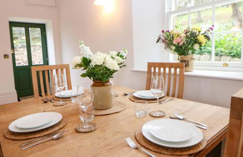 The Reading Room - Photo 8