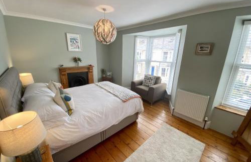 Spacious, seaside, Victorian home "Bay View Terrace", Penzance - Photo 28