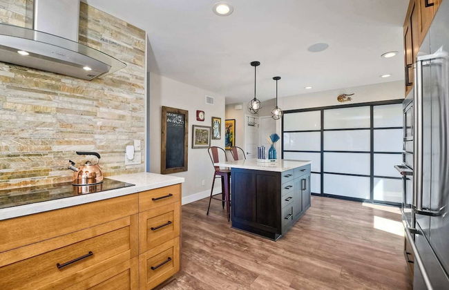 Fresh & Modern 3 BDR Just Blocks From Beach! - Photo 8