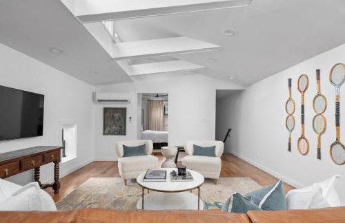 Modern Loft | Parking Included, Walk to Downtown - Foto 1