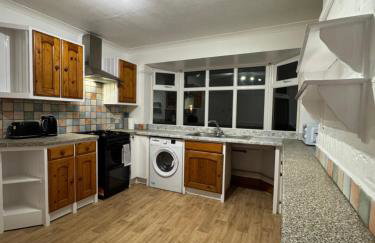 Redhill Gatwick Serviced Accommodation - Foto 11
