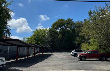 Quiet neighborhood steps away from Downtown stores - Foto 29