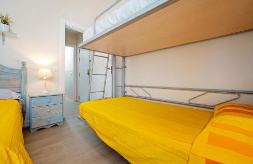 beach and pool - Photo 20