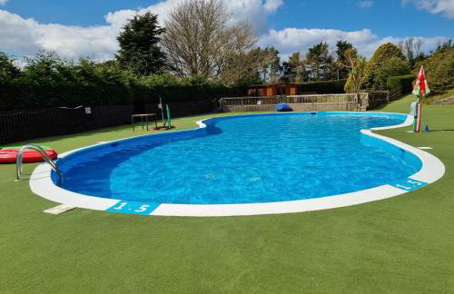 Cozy 3 bedroom Caravan, Sleeps 8, at Parkdean Newquay Holiday Park - Foto 72