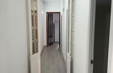 Apartamento renovado con patio - Foto 13