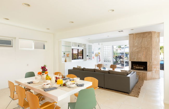 Bay Breeze by Avantstay Bayfront Home w/ Fire Pit & Private Dock in Balboa Peninsula - Foto 24