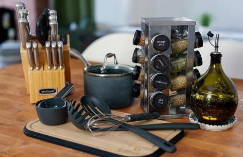 Cozy escape with Hot Tub, ideal for family & friends - Photo 52