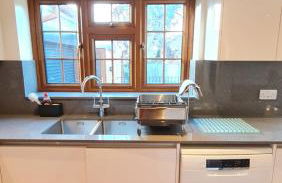 Luxury London House Sleeps x 16, Free Parking, Free Wifi, Garden Patio, Close to tube line easy access to Central London - Foto 3