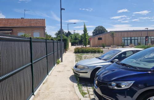 Appartement cosy spacieux parking gratuit en face - Foto 6