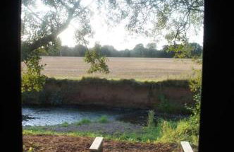 Riverside Retreat - Foto 9