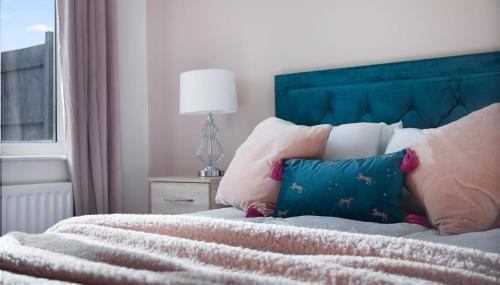 Spacious Living Room & Modern Comforts, Sleeps 4 - Foto 5