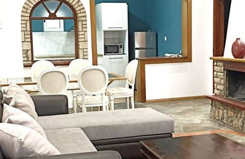 ΠΕΤΡΙΝΗ ΚΑΤΟΙΚΙΑ ΣΤΗΝ ΦΥΣΗ - Photo 1