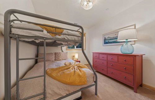 Mountain Retreat - Sleeps 7 - Canoe - Fireplace - Foto 37