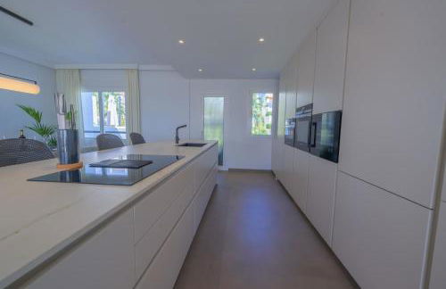 Luxurious 3-Bedroom Penthouse in Los Monteros Marbella - Foto 11