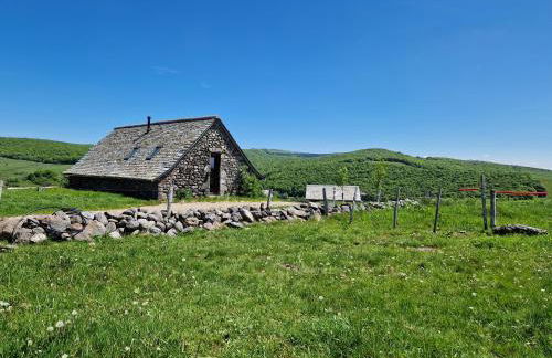 Buron de Léon, en plein cœur de l Aubrac - Photo 1