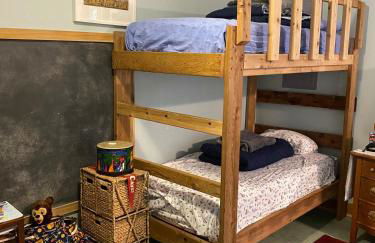 Private pet friendly beach house, steps to beach - Foto 26