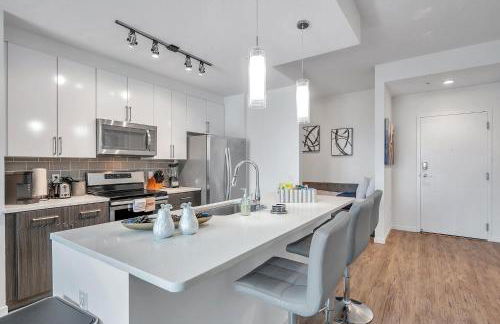 Luxury 1 BR with DEN Downtown Tampa Apt - City Views, Rooftop Pool, Workspace - Foto 9