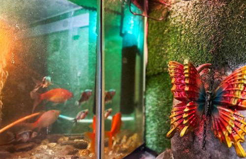 Kinky Kabin w Hot Tub, Sauna and Rooftop Garden - Foto 42