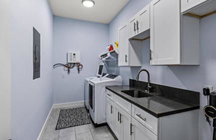 The Suite Spot | The Palm Beach - Photo 29