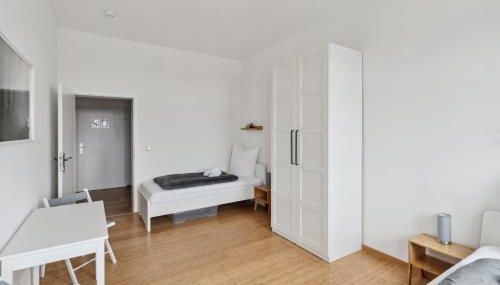 Apartment für 13 Gäste, 5 Schlafzimmer, 2 Bäder, 2 Loggia's, Leipzig Zentrum Ost - Foto 5, wardrobe