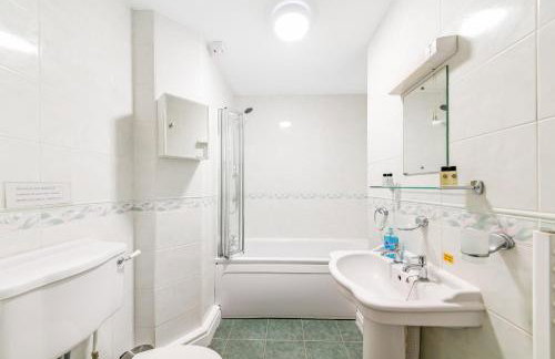 Finest Retreats - Sutton Hall Apt - Photo 17