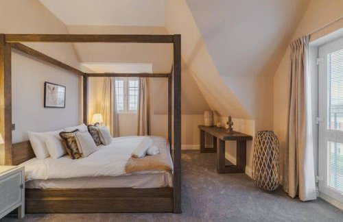 Spacious Luxury Penthouse, 2BR, Private Parking - By Tempstay - Photo 3