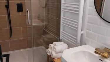 La Cabana Agréable logement avec Jacuzzi/Balnéo - Photo 4