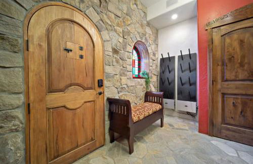 Ski-In Ski-Out Schweitzer Winter Chalet with Hot Tub - Foto 37