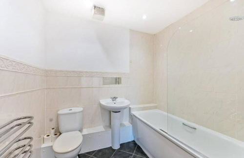 Exclusive 1 Bedroom Flat with car parking! - Foto 3