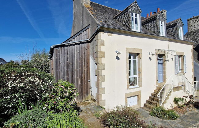 Holiday Home in Locquirec Near Sandy Beach - Foto 1