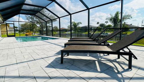 The Salt Life Get Away - Cape Coral, Florida - Foto 4, sunbed