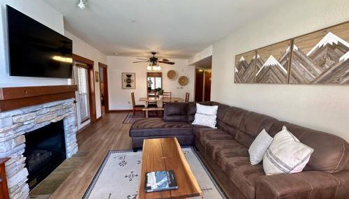 Quiet, Updated, Corner Condo in the Village! Parking, Pool & Spa - Foto 3