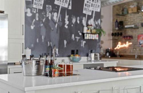 The Bentley Condotel, Heart of Walkers Point with Garage, Yard - Foto 16