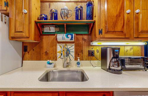 Cozy Island Cabin - Photo 4