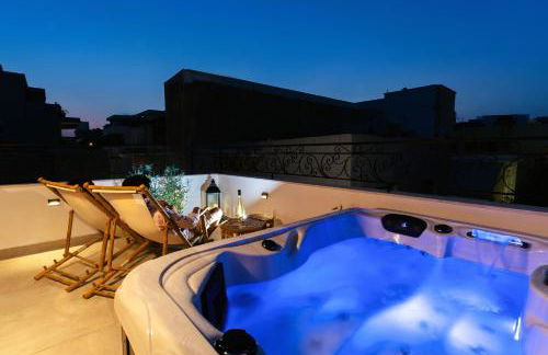 Mosaic Luxury Home - Photo 3