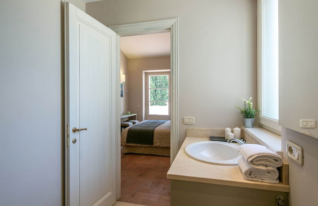 Plush Holiday Home in Cortona with Hot Tub - Photo 34