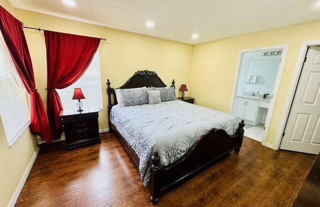 7/6.5 Beautiful Vacation Home With Private Pool, and Much More!! - Foto 44