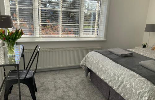 4 Bedroom House By Your Stay Solutions Short Lets & Serviced Accommodation Southampton With Terrace & Garden - Foto 55