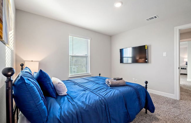 Perfect Home for Families Displaced by Insurance - Foto 12