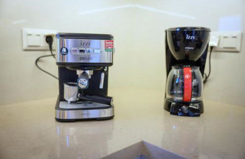 Secluded Luxury Villa w Jacuzzi & Stunning Views - Photo 21