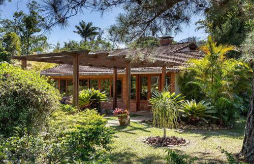 Casa na Granja Comary com piscina, churrasqueira e jacuzzi privativa - Foto 1