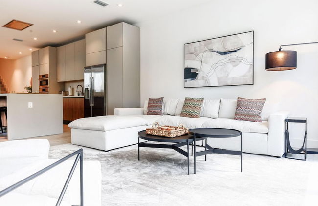 The Modernista 2 - Large Townhome With Pool - Foto 7